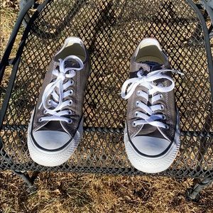 Converse Sneakers Men’s 5 Women’s 7 Tan/White